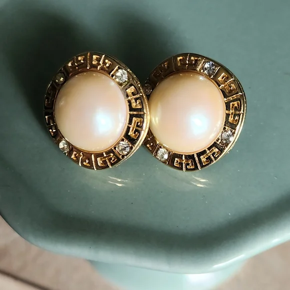 Givenchy Vintage 1980s Paris New York Faux Pearl Logo Earings - Picture 3 of 14